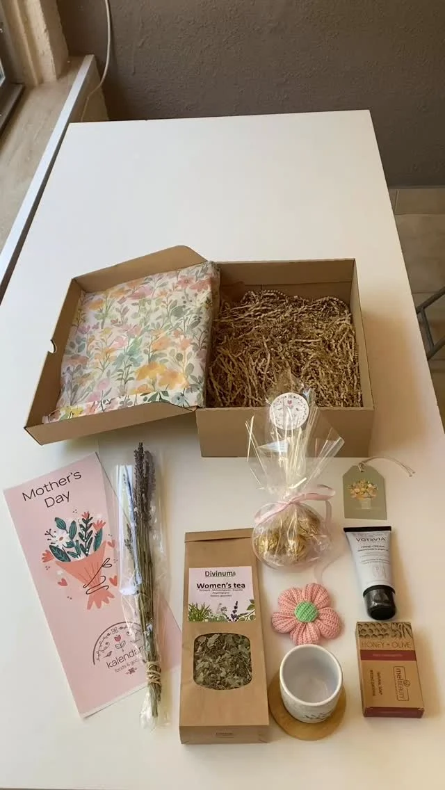 Το Κουτί Mother's Day 
Ένα κουτί με όμορφες μυρωδιές, φτιαγμένο με αγάπη για τη γιορτή της Μητέρας!

Link in bio

#mothersday #springvibes #may #motherslove #flowers